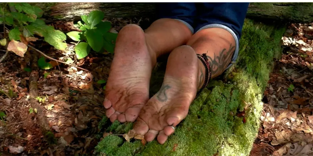 Vendre ses photos de pieds en toute discrétion sur Divines